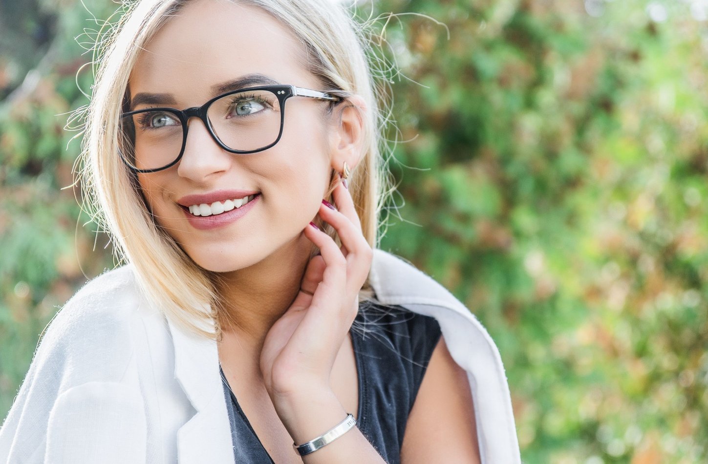 Subtelny wybór do codziennego noszenia Minimalistyczne damskie okulary korekcyjne z cienkimi oprawkami i prostą linią